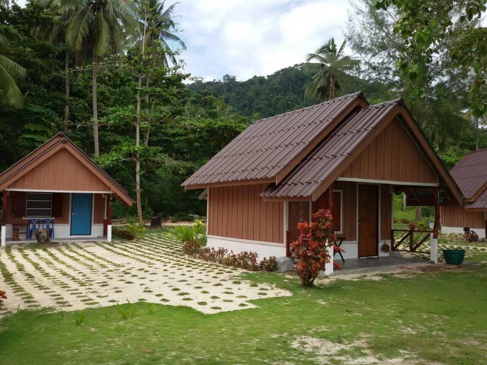 Отель Koh Ngai Seafood Экстерьер фото