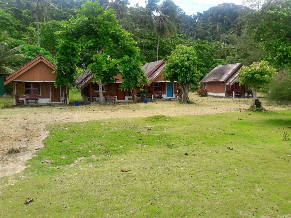 Отель Koh Ngai Seafood Экстерьер фото